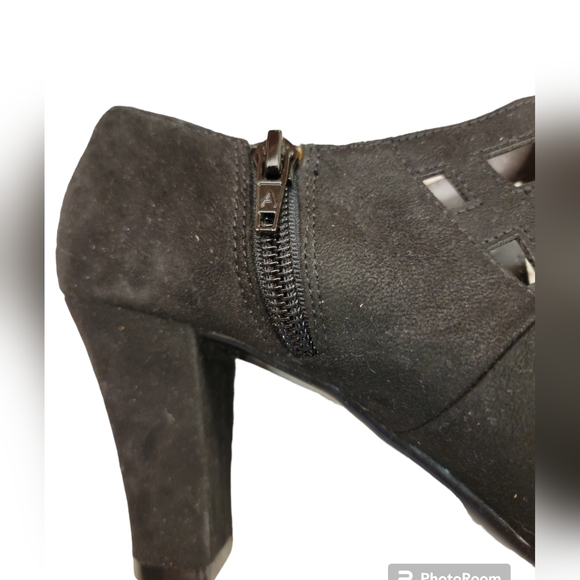 AEROSOLES HEEL REST Bootie Heel - Picture 2 of 10